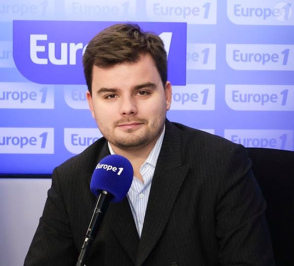 Gauthier Le Bret en était encore tout ému 

Exclusif - Gauthier Le Bret sur le plateau de l'émission "On marche sur la tête" en direct sur Europe 1.

© Jack Tribeca / Bestimage