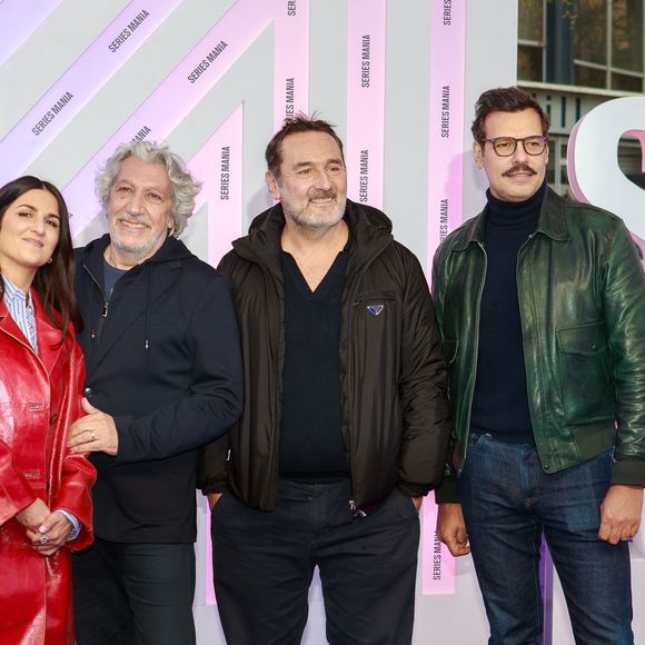 A ses côtés, Géraldine Nakache, Alain Chabat ou encore Laurent Lafitte.

Géraldine Nakache, Alain Chabat, Gilles Lellouche, Laurent Lafitte à la présentation de la mini série animée "Asterix et Obelix : le combat des chefs" au Festival Séries Mania à Lille le 23 mars 2025.

© Stéphane Vansteenkiste / Bestimage