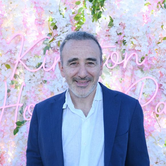 Élie Semoun a offert à ses abonnés TikTok une parenthèse de douceur...

Exclusif - Élie Semoun - Le rooftop du Kimpton St Honoré Paris accueille tous les dimanches "Fifi & Charles" (les chefs Philippine Jaillet et Charles Neyers). 
© Rachid Bellak / Bestimage