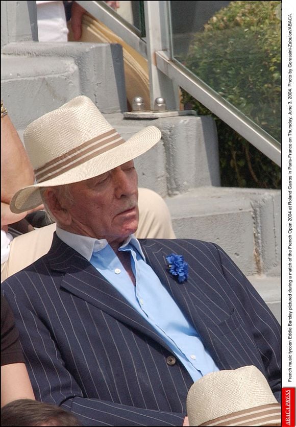 Le magnat français de la musique Eddie Barclay photographié lors d'un match des Internationaux de France 2004 à Roland Garros à Paris-France le jeudi 3 juin 2004. Photo par Gorassini-Zabulon/ABACA.