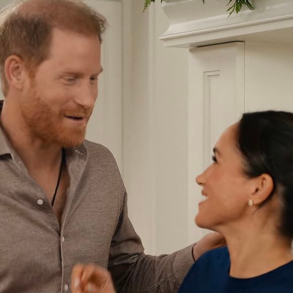 De leur côté, la princesse Lilibet et Meghan Markle improvisent toutes les deux un petit tête à tête

Le prince Harry fait une apparition surprise dans les dernières scènes de l'émission festive de Meghan Markle sur Netflix.
Crédit : JLPPA / Bestimage