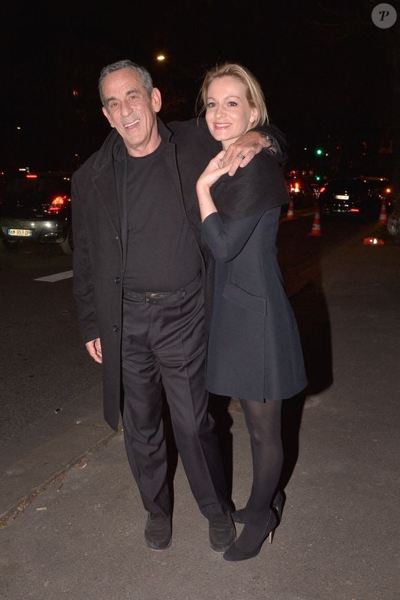 ou faire en sorte que son époux soit fier d'elle

Thierry Ardisson et Audrey Crespo Mara assistent au cocktail d'ouverture de l'exposition Louboutin&#x2019;au Palais de la Porte Dorée lors de la semaine de la mode à Paris, France, le 24 février 2020. Photo by Julien Reynaud/APS-Medias/ABACAPRESS.COM