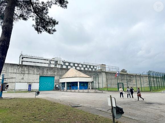 Pierre Palmade vient d'intégrer la maison d'arrêt de Gradignan près de Bordeaux à l'isolement dans le quartier récent (bâtiment blanc) à Gradignan, France, le 9 décembre 2024. © Patrick Bernard/Bestimage