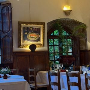 Pour clore en beauté cette parenthèse culturelle, l'artiste aux succès planétaires a savouré un délicieux repas, goûtant pleinement à la dolce vita du Sud de la France.