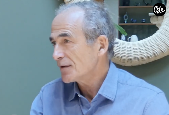 "Mais la réalité, si vous creusez un peu, vous verrez qu’effectivement, en dessous de l’iceberg, donc ce qui est 80% du métier, est beaucoup, beaucoup moins fun", poursuit-il.

Olivier Kretz sur la chaîne YouTube  Emmanuel Leclercq - Philosophe