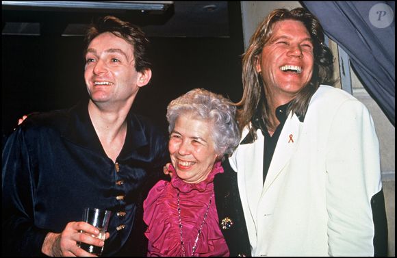 “Il avait peur pour moi”, résume Pierre Palmade sur son histoire avec Patrick Juvet

Archives - Patrick Juvet, sa mère Janine Juvet et Pierre Palmade à Paris. BOWEN / BESTIMAGE