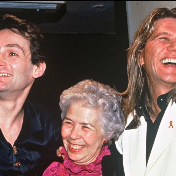 “Il avait peur pour moi”, résume Pierre Palmade sur son histoire avec Patrick Juvet

Archives - Patrick Juvet, sa mère Janine Juvet et Pierre Palmade à Paris. BOWEN / BESTIMAGE