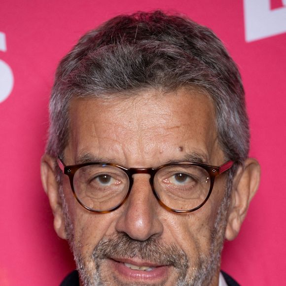 "J’ai organisé une soirée ferme, avec dindes, oies et poulets. Amené un cochon shooté au Lexomil. Rempli les tiroirs des secrétaires de souris. Mon côté carabin vient de là."

Michel Cymes assiste aux 'Tele Loisirs Awards 2024' le 23 septembre 2024 à Paris, France. Photo par Nasser Berzane/ABACAPRESS.COM
