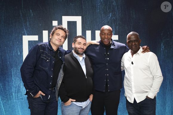 Exclusif - Matthieu Chedid, Mouloud Achour, Oxmo Puccino, Dan de Ticaret, sur le plateau lors de l'enregistrement de l'émission "Clique"  sur Canal +, le 18 novembre 2025. 

Photo : Jack Tribeca / Bestimage