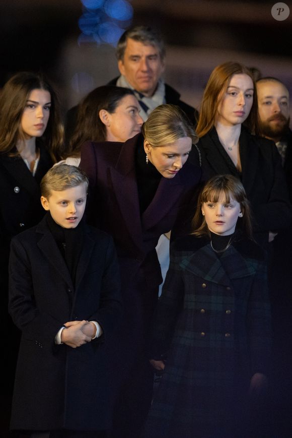 Une mission assurée en famille


La princesse Charlène de Monaco, La princesse Gabriella de Monaco, comtesse de Carladès, Le prince Jacques de Monaco, marquis des Baux - La famille princière de Monaco lors de l'embrasement de la barque dans le cadre des célébrations de la Sainte-Dévote, Sainte Patronne de Monaco le 26 janvier 2024.

© Olivier Huitel / Pool Monaco / Bestimage