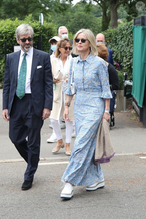 Elle explique : "Je ne veux pas qu’il prenne sa retraite. Mais je pense que c’est en train d’arriver naturellement, parce que son corps ne va pas lui permettre de continuer au rythme qu’il souhaite". 

Lady Helen Taylor arrive à Wimbledon pour la finale de tennis Hommes le 11 juillet 2021