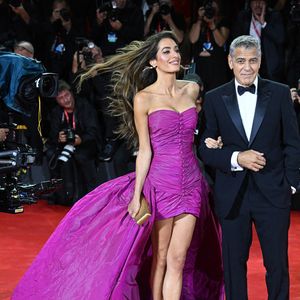 George Clooney et Amal Clooney assistent à la première de "Jay Kelly" au Festival international du film de Venise au Lido de Venise, le 28 août 2025. 

Photo : Rune Hellestad / UPI / ABACAPRESS.COM