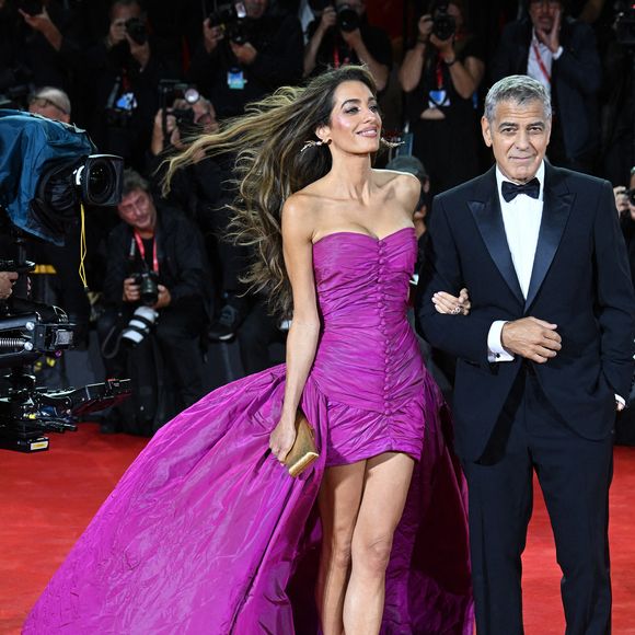 George Clooney et Amal Clooney assistent à la première de "Jay Kelly" au Festival international du film de Venise au Lido de Venise, le 28 août 2025. 

Photo : Rune Hellestad / UPI / ABACAPRESS.COM
