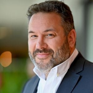 Bruce Toussaint assiste aux Internationaux de France 2023 à Roland Garros le 06 juin 2023 à Paris, France. Photo par Franck Castel/ABACAPRESS.COM