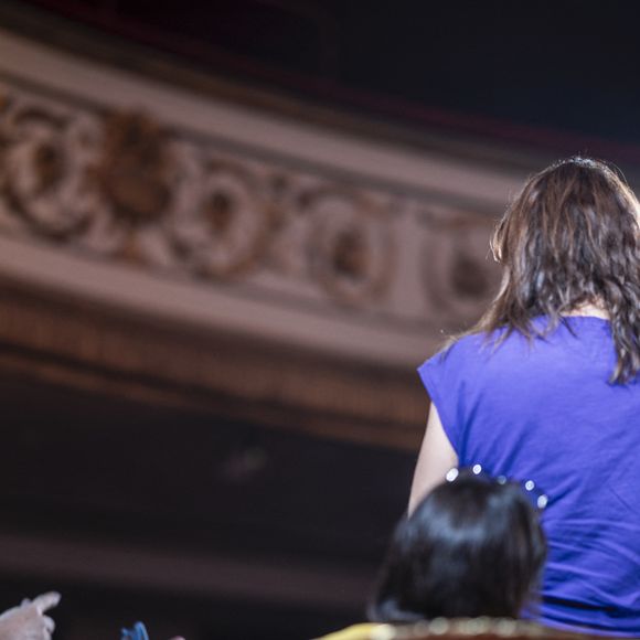 "Je ne le vois jamais parce qu’il est toujours dans sa maison. J’étais tellement content de le voir".

Exclusif - Jean-Philippe Lemonnier, Francis Cabrel, Faustine Bollaert en backstage de l'enregistrement de l'émission "Serge Lama, le dernier rappel" présentée par F. Bollaert, diffusée le vendredi 21 novembre 2025 sur France 3 à 21h10, au théâtre Marigny à Paris, France, le 29 avril 2025. © Clovis-Moreau/Bestimage