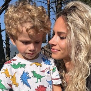 Le petit garçon est désormais régulièrement reconnu dans la rue par le public.

Marion Rousse immortalisée sur Instagram avec son fils Nino (Capture d'écran - 19 août 2025).