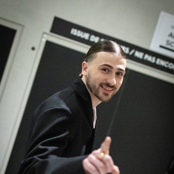 En légende de plusieurs images capturées lors de sa tournée, il écrit : "Toujours en train de redescendre de tout ça… Je prends un peu de temps de pause mais vous (et la tournée) me manquez déjà. Merci encore pour ces moments magnifiques que je ne suis pas près d’oublier !!!".

Exclusif - Pierre Garnier - Backstage de la cérémonie des 41èmes Victoires de la Musique à la Seine Musicale à Boulogne-Billancourt le 13 février 2026.
© Jacovides / Moreau / Bestimage