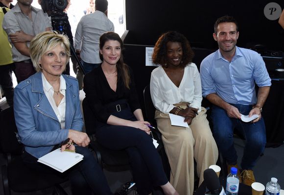 Quatre années plus tard, il devrait donc devenir papa.

Evelyne Dheliat, Chloe Nabedian, Cécile Djunga, Marc Hay assistant au 15e Forum international de la météo et du climat à Paris, France, le 3 juin 2018. Photo by Alain Apaydin/ABACAPRESS.COM