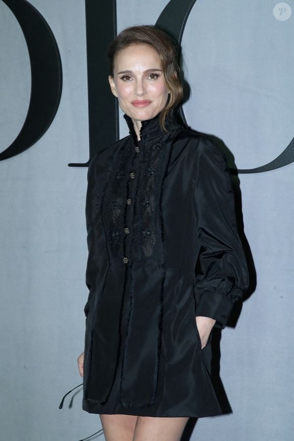 Natalie Portman au Défilé de Mode Dior, Prêt-à-porter Automne / Hiver 2025-2026 dans le cadre de la Fashion Week de Paris, France, le 04 Mars 2025.  © Bertrand Rindoff / Bestimage