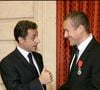 Dany Boon s'est rendu de nombreuses fois à l'Elysée, notamment pour présenter son film "Bienvenue chez les Ch'tis" au Président de l'époque, Nicolas Sarkozy.

Dany Boon et Nicolas Sarkozy. Il reçoit les insignes de Chevalier dans l'ordre de la Légion d'Honneur à l'Elysée

BERTRAND RINDOFF PETROFF / BESTIMAGE