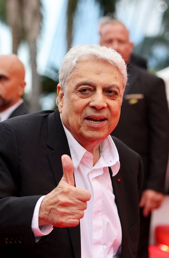 Enrico Macias - Montée des marches du film " Partir un jour " pour la cérémonie d'ouverture du 78ème Festival International du Film de Cannes, au Palais des Festivals à Cannes. Le 13 mai 2025
© Jacovides-Moreau / Bestimage