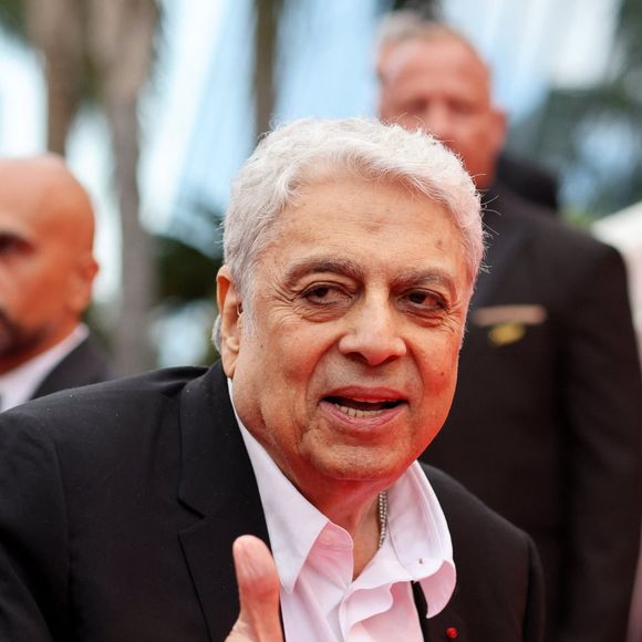 Enrico Macias - Montée des marches du film " Partir un jour " pour la cérémonie d'ouverture du 78ème Festival International du Film de Cannes, au Palais des Festivals à Cannes. Le 13 mai 2025
© Jacovides-Moreau / Bestimage