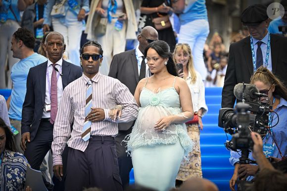 Rihanna, enceinte, et son compagnon A$AP Rocky (ASAP) aux arrivées et au photocall de la première du film Les Schtroumpfs au Mont des Arts à Bruxelles, Belgique, le 28 juin 2025. © Jan De Meuleneir/Photonews/Bestimage