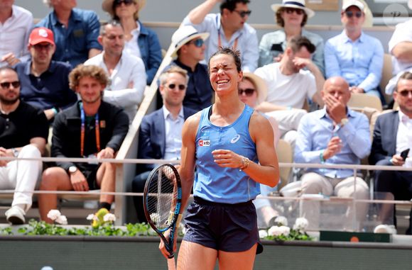 La française Loïs Boisson bat l'américaine Pegula (3-6, 6-4, 6-4), au 4ème tour des internationaux de France de Tennis de Roland Garros 2025 (Jour 9), à Paris, France, le 2 juin 2025. © Jacovides-Moreau/Bestimage
