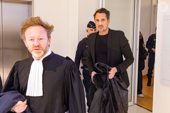Selon l’AFP, l’ancien animateur a été reconnu coupable d’avoir mordu à deux reprises les fesses d’une collègue alors qu’il travaillait à la radio Chérie FM. 

Vincent Cerutti avec son avocat Antoine Vey - L'ancien présentateur de l'émission Danse avec les stars sur TF1, Vincent Cerutti a été condamné à huit mois de prison avec sursis pour agression sexuelle par le tribunal correctionnel de Paris sur son ancienne collègue à Chérie FM, à Paris, France. Il avait alors mordu les fesses d'une collègue, à Caroline Barel, lui laissant une marque qualifiée d'" assez impressionnante " par le président du tribunal au moment du procès. © Florian Savina/Bestimage