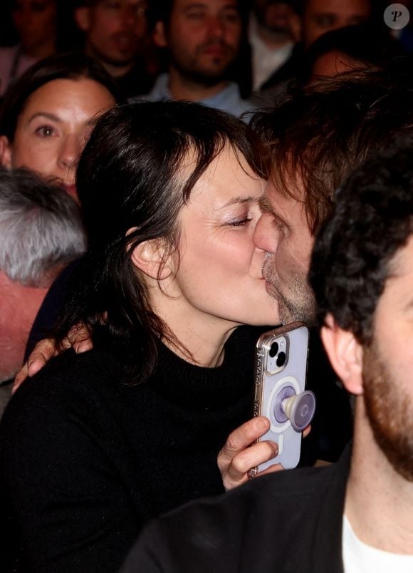 Thomas Jouannet et sa femme Armelle Deutsch lors de la cérémonie de clôture du 27ème Festival International du Film de Comédie de l'Alpe d'Huez, France, le 20 janvier 2024. © Dominique Jacovides/Bestimage