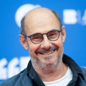 De quoi combler un papa déjà très heureux en famille...

Bernard Campan au Photocall A L'Epreuve dans le cadre du Festival du Film de Demain à Vierzon, France le 01 juin 2024. Photo par Aurore Marechal/ABACAPRESS.COM