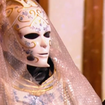 Le Chevalier de Porcelaine fait son entrée dans Mask Singer 7 et n'a déjà plus aucun secret pour Laurent Ruquier