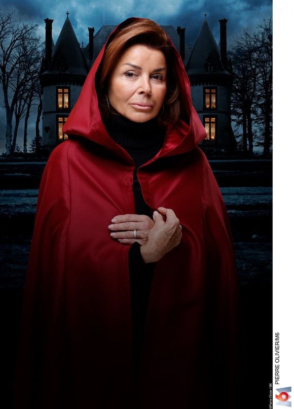 Elle était avec sa maman Dominique

Photo officielle de Dominique Tapie pour "Les Traîtres 2025"