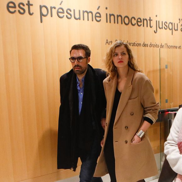 Nicolas Bedos, avec sa compagne Pauline Desmonts sort du tribunal correctionnel de Paris où il était convoqué pour agression sexuelle en état d'ivresse sur une jeune femme de 25 ans ; le procès est reporté en septembre 2024.

© Christophe Clovis / Bestimage