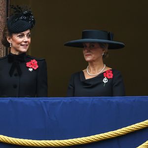 Catherine Kate Middleton, princesse de Galles et Sophie Rhys-Jones duchesse d'Edimbourg - La famille royale honore les disparus des deux guerres mondiales lors de la cérémonie Remembrance Sunday ( Dimanche du souvenir ) au Cénotaphe à Londres.