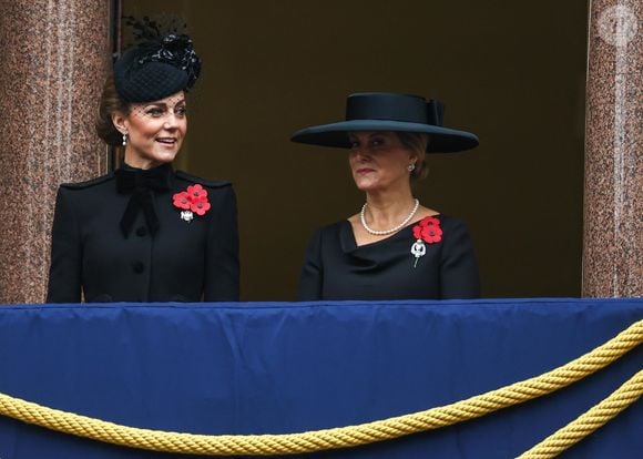 Catherine Kate Middleton, princesse de Galles et Sophie Rhys-Jones duchesse d'Edimbourg - La famille royale honore les disparus des deux guerres mondiales lors de la cérémonie Remembrance Sunday ( Dimanche du souvenir ) au Cénotaphe à Londres.