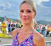 En 2012, à seulement 20 ans, la sportive originaire du Nord de la France a été sacrée Championne de France de cyclisme sur route. Promise à une carrière à vélo flamboyante, Marion Rousse décidera pourtant, en 2015, d'y mettre un terme...
Marion Rousse au village lors de la 15ème étape du Tour de France 2024 au Plateau de Beille, France, le 14 juillet 2024. © Fabien Faure/Bestimage