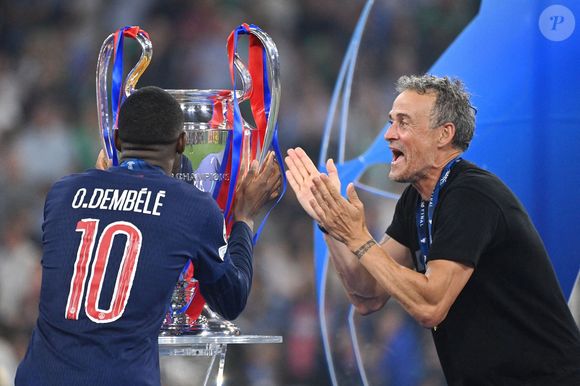 L'entraîneur Luis Enrique (PSG) et Ousmane Dembele (PSG) lors de la coupe, coupe, trophée, joie, cérémonie de remise des prix, finale de l'UEFA Champions League Paris Saint-Germain (PSG) - Inter Milan 5-0, le 31.05.2025 Munich Football Arena,
