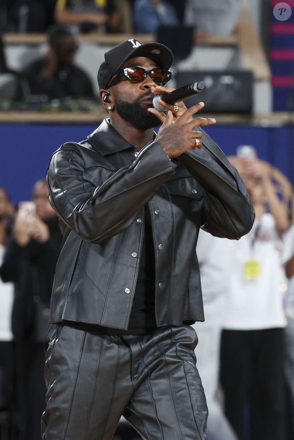 Tayc en showcase lors de la finale de Super Coupe LNB à Roland Garros, le 21 septembre 2025.

Photo : PsnewZ / Bestimage