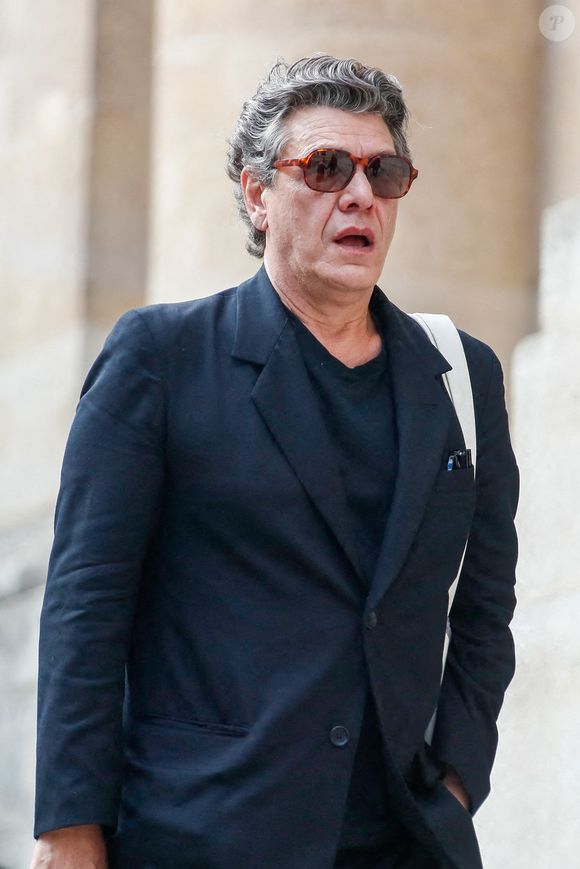 Marc Lavoine - Sorties des obsèques de Thierry Ardisson en l’église Saint-Roch de Paris, France, le 17 juillet 2025. © Clovis-Jacovides/Bestimage