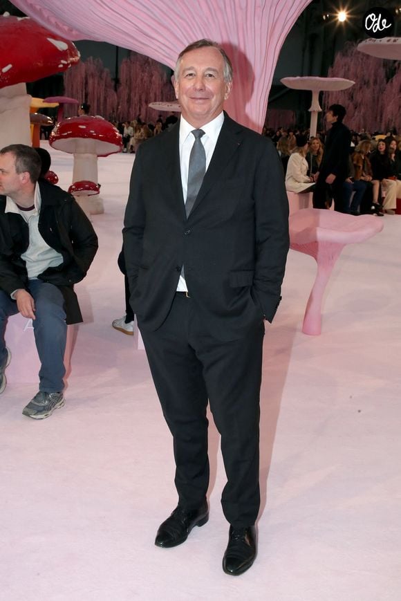 La préservation de l'artisanat français reste le mot d'ordre absolu de cette fusion inattendue, comme le précise Bruno Pavlovsky, président de Chanel.

Bruno Pavlovsky - Défilé de Mode Chanel - Front Row, Collection Haute Couture Printemps/Été 2026, dans le cadre de la Fashion Week de Paris, France, le 27 Janvier 2026. 

© Bertrand Rindoff / Bestimage
