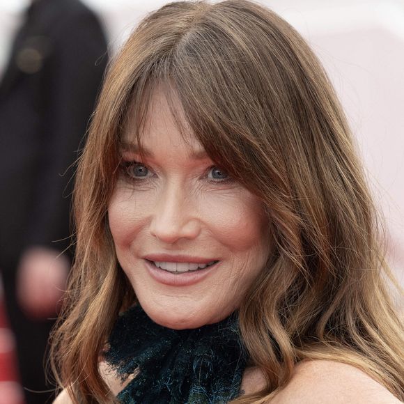 Carla Bruni assiste au tapis rouge de Highest 2 Lowest lors du 78ème Festival de Cannes au Palais des Festivals le 19 mai 2025 à Cannes, France. Photo by David NIVIERE/ABACAPRESS.COM