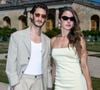 Un détail qui n'a pas échappé aux internautes qui suivent le compte Tiktok du magazine "Elle"
Pierre Niney et Natasha Andrews au photocall du défilé Jacquemus de la mode homme Printemps/Été 2026 dans le cadre de la Fashion Week de Paris dans les jardins de l’Orangerie à Versailles, France, le 29, 2025. © Olivier Borde/Bestimage