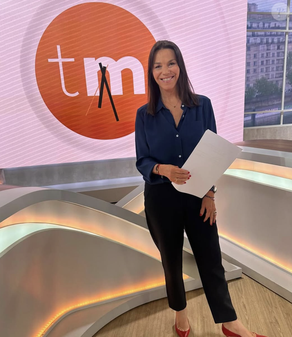 Le joker de la matinale de France 2 ne précise pas ce qui lui est arrivé mais, sur l'image qu'elle partage, elle ne perd en tout cas pas son sourire.

Sophie Le Saint, journaliste sur France 2, mariée à Yannick Letranchant.