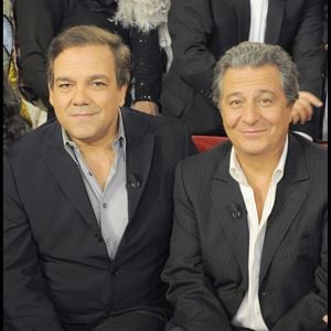 Didier Bourdon explique à "Paris Match" avoir été déstabilisé par son confrère : "Il pousse un peu, j'ai appris que c'était sa technique."

Didier Bourdon et Christian Clavier sur le plateau de "Vivement Dimanche". © COADIC GUIREC / BESTIMAGE/Bestimage