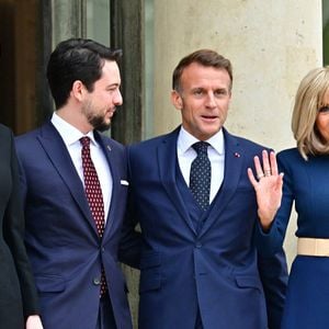 Le président français Emmanuel Macron et Brigitte Macron, Hussein ben Abdallah, et sa femme la princesse Rajwa Al Hussein à l'Elysée, le 8 octobre 2025. 

© Christian Liewig / Bestimage