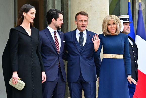 Le président français Emmanuel Macron et Brigitte Macron, Hussein ben Abdallah, et sa femme la princesse Rajwa Al Hussein à l'Elysée, le 8 octobre 2025. 

© Christian Liewig / Bestimage