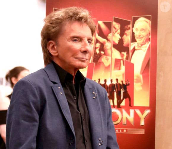 Barry Manilow lors de la présentation du nouveau spectacle musical de Broadway Harmony™ tenu à Open Jar Studios, le 27 septembre 2023.

Photo : Nancy Kaszerman/Zuma Press/Bestimage