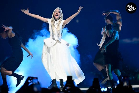 Née à Salt Lake City et élevée dans l’Utah, elle vit toujours aux États-Unis et effectue régulièrement des allers-retours avec la France.

Monroe se classe onzième sur 25e lors de la 70ème édition du concours de l'Eurovision, remporté par la Bulgarie, le 16 mai 2026. 

TT News / Bestimage