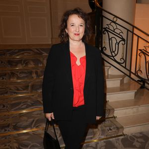 Anne Roumanoff - Soirée de gala pour la Fondation de la Recherche en Physiologie, "Les Stéthos d'Or" au Four Seasons Hôtel George V à Paris le 16 mars 2026. © Coadic Guirec/Bestimage